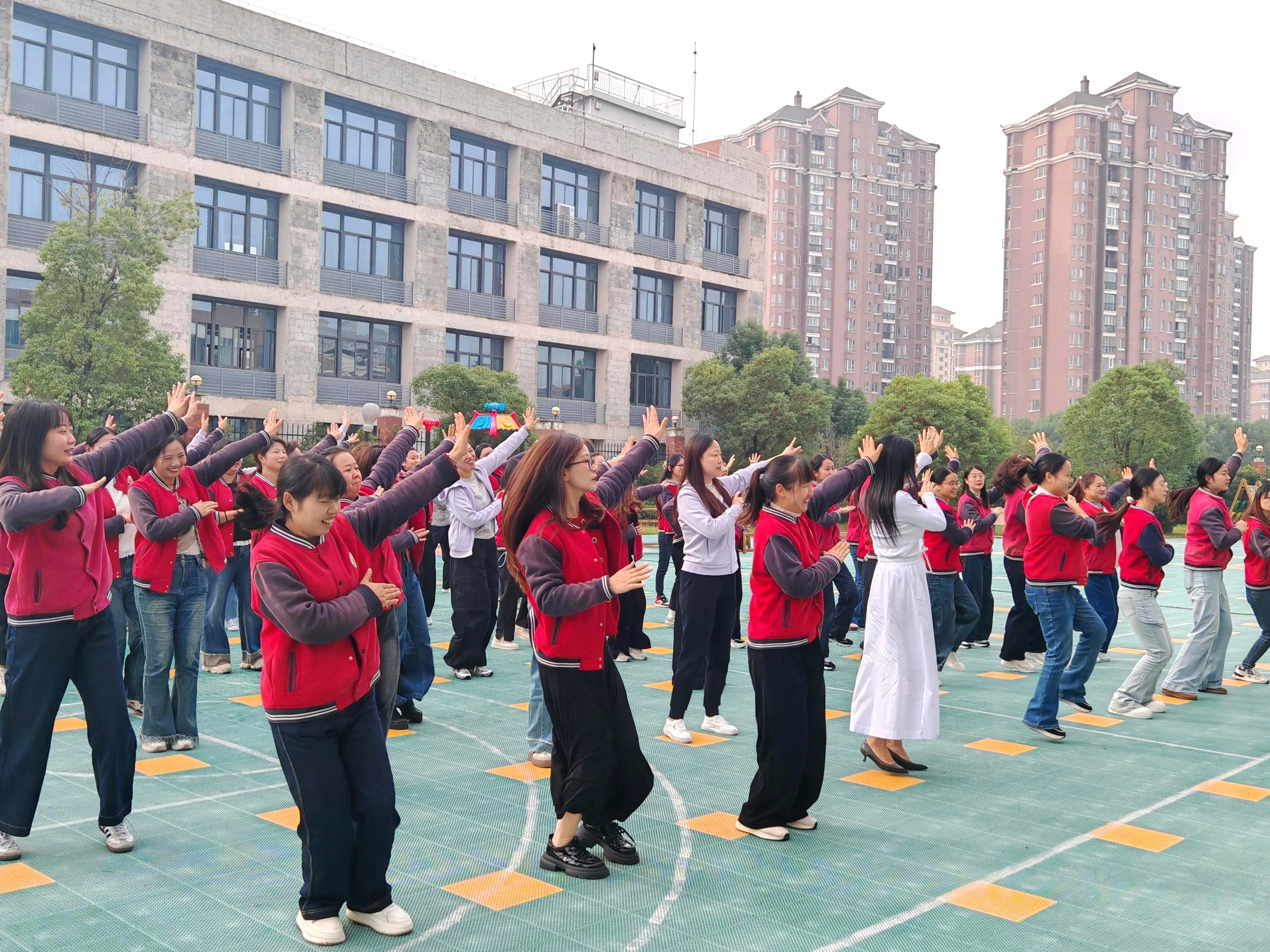 【贝乐集团】一杯红茶,温暖心声,共筑未来——贝乐集团2025年暖暖红茶馆安庆片区全体员工交流会